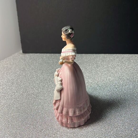 The Great Fashions of History CAROLINE Victorian Period by Lenox. KK326 - Picture 2 of 6